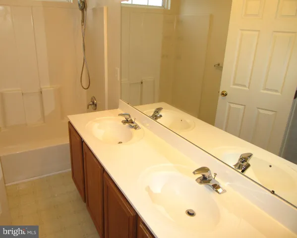 $3,100 | 136 Clear Creek Drive, Bear, DE 19701