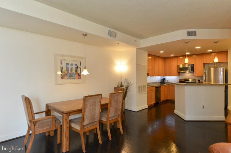 3600 South Glebe Road, Unit 429W Arlington, VA 22202 - Photo 16 of 30 Dining Room