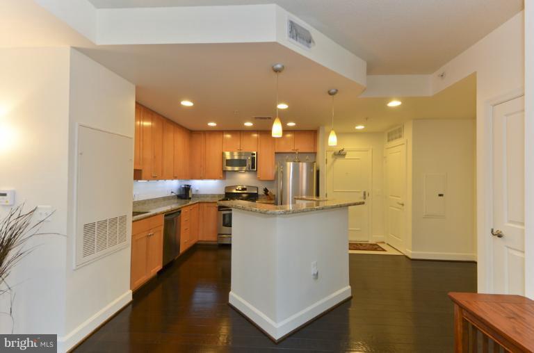 3600 South Glebe Road, Unit 429W Arlington, VA 22202 - Photo 28 of 30 Kitchen