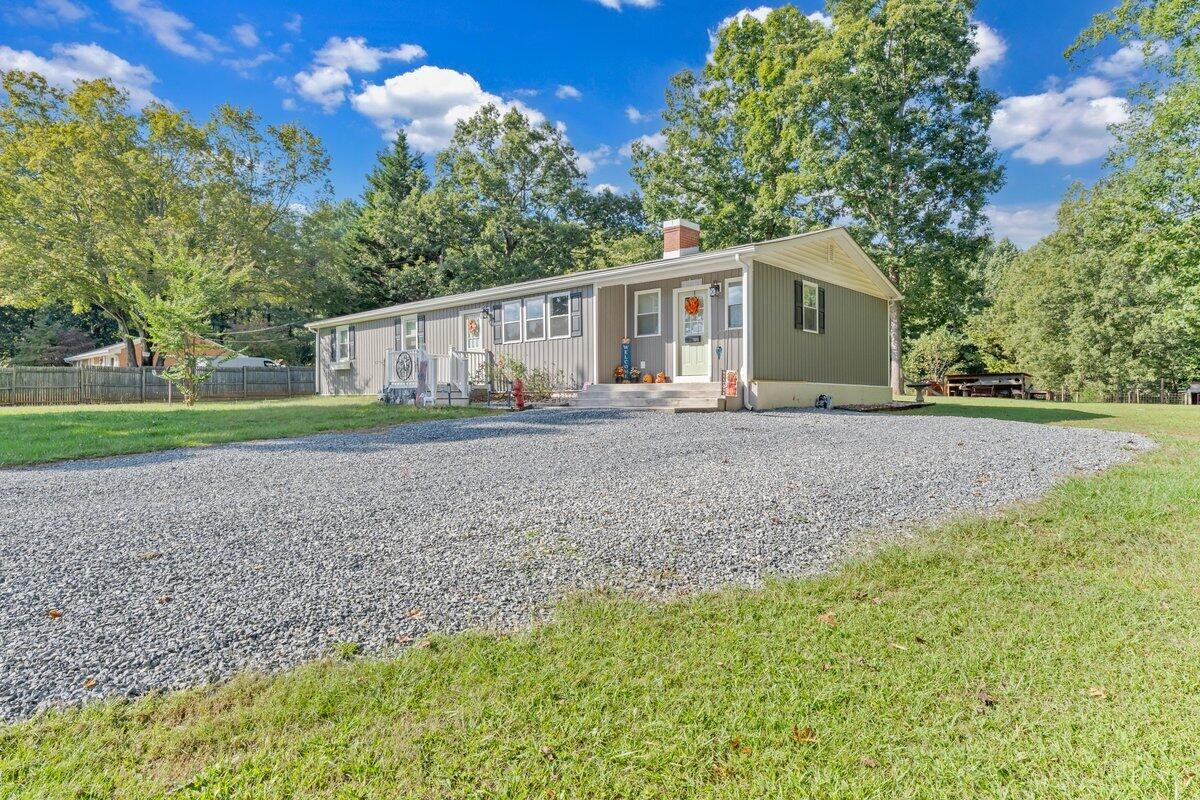1384 Homeplace Road Bedford, VA 24523 - Photo 3 of 30 MIB00663