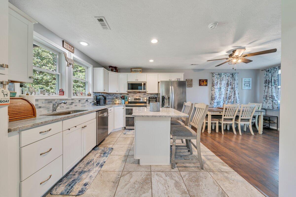 1384 Homeplace Road Bedford, VA 24523 - Photo 7 of 30 MIB00750