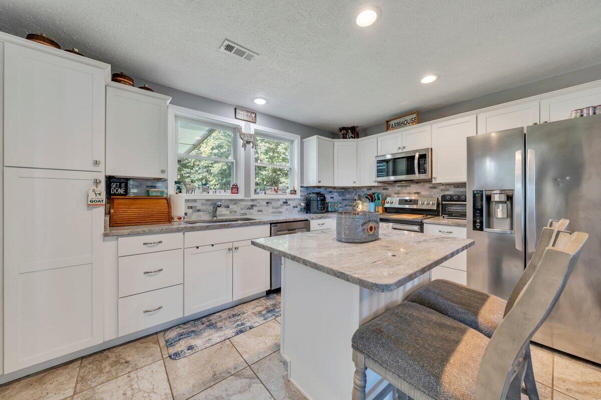 1384 Homeplace Road Bedford, VA 24523 - Photo 8 of 30 MIB00753