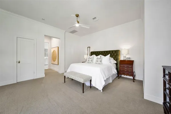 $975,000 | 27 Wingspan Drive, The Woodlands, TX 77381