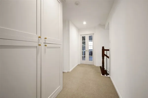 $975,000 | 27 Wingspan Drive, The Woodlands, TX 77381