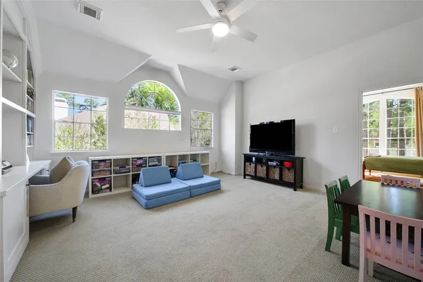 $975,000 | 27 Wingspan Drive, The Woodlands, TX 77381