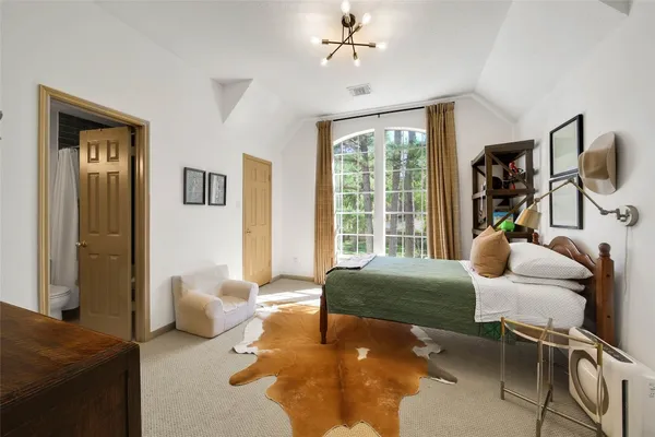 $975,000 | 27 Wingspan Drive, The Woodlands, TX 77381