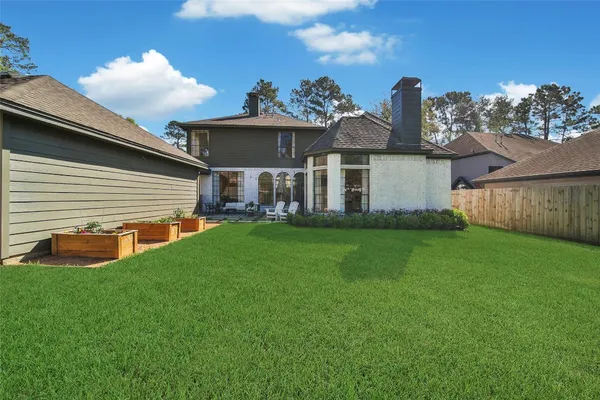 $975,000 | 27 Wingspan Drive, The Woodlands, TX 77381