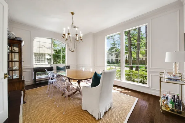 $975,000 | 27 Wingspan Drive, The Woodlands, TX 77381