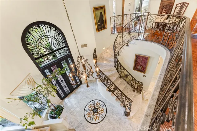 a view of entryway with a front door