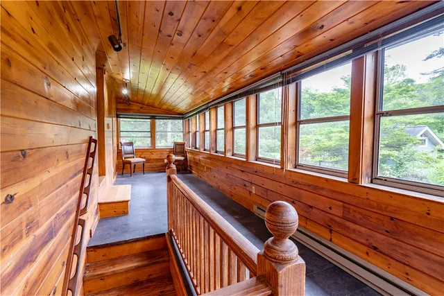 $665,000 | 18 Railroad Avenue, South Kingstown, RI 02892