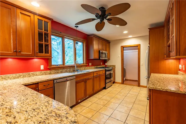 $665,000 | 18 Railroad Avenue, South Kingstown, RI 02892