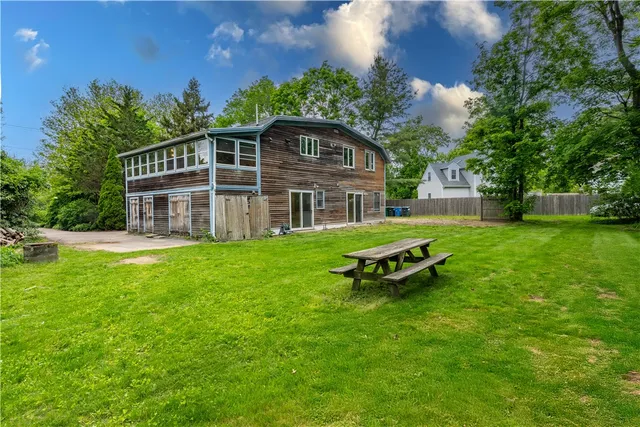 $665,000 | 18 Railroad Avenue, South Kingstown, RI 02892