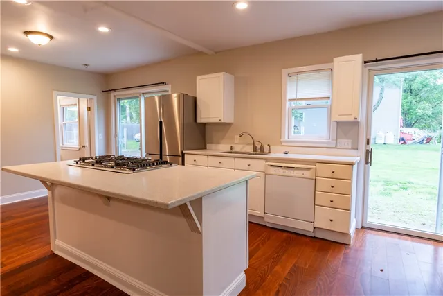 $665,000 | 18 Railroad Avenue, South Kingstown, RI 02892