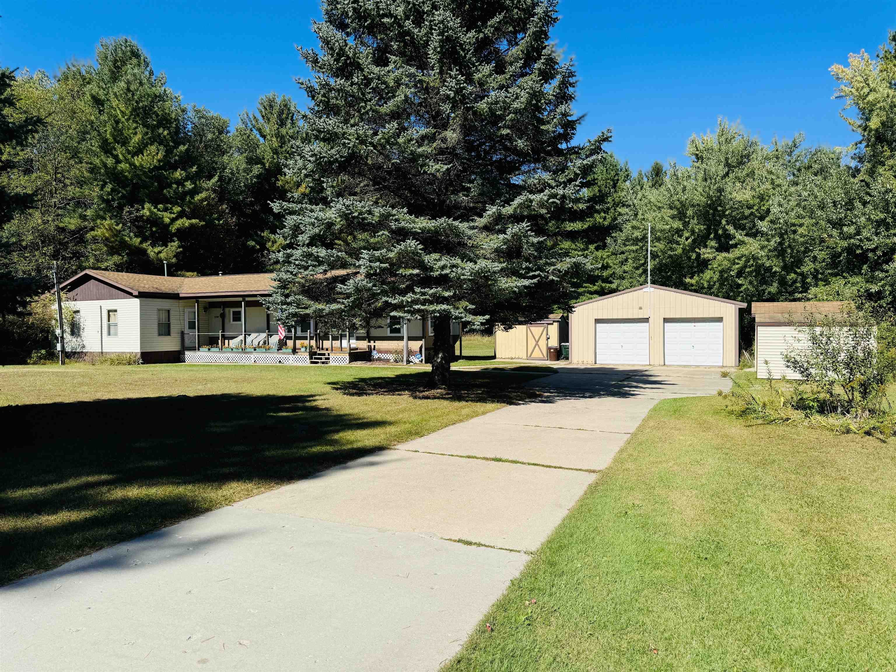 8126 West Kelly Road Lake City, MI 49651 - Photo 3 of 51 1927536-538949e8-8d7a-43da-bc84-7adab2d27989.JPG