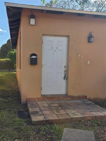 $3,400 | 2924 Southwest 26th Street, Miami, FL 33133