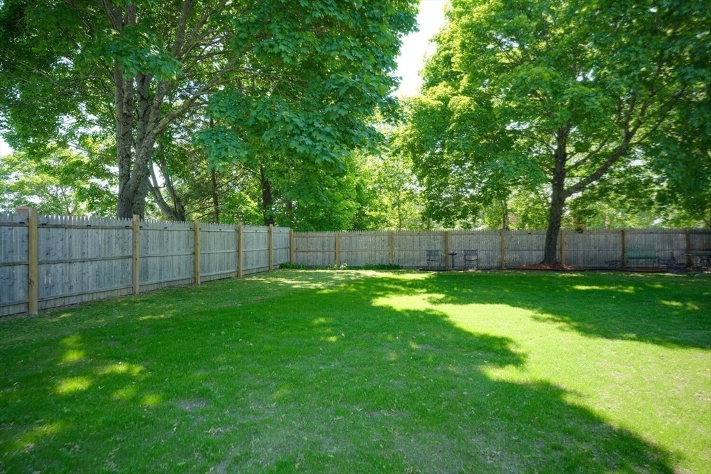 47 Robin Hood Road Marlborough, MA 01752 - Photo 23 of 28 Gallery Image 23