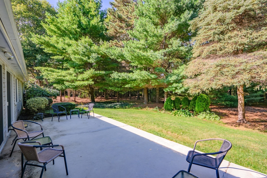 87 Foxglove Road Barnstable, MA 02632 - Photo 38 of 41