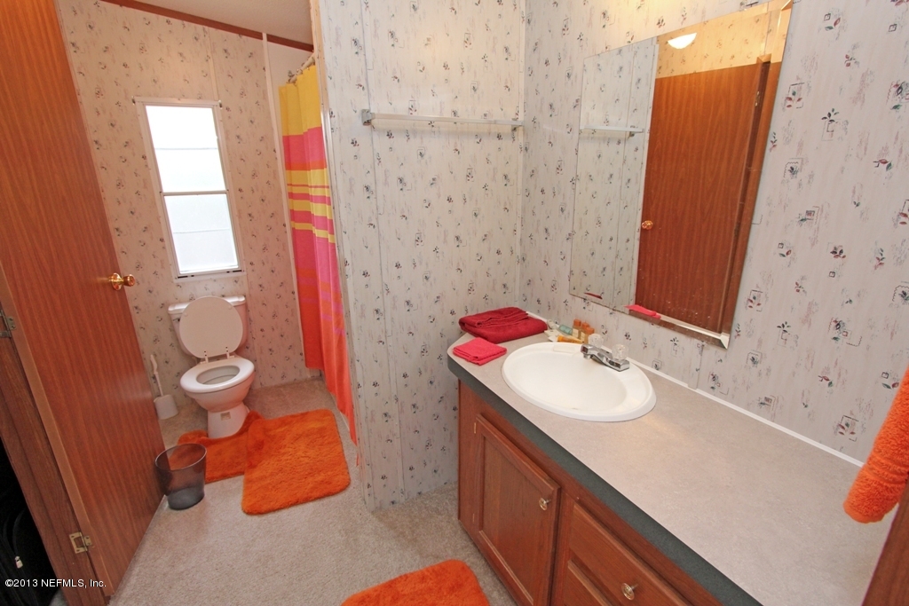 2073 Gentlebreeze Road Middleburg, FL 32068 - Photo 24 of 31 Bathroom2