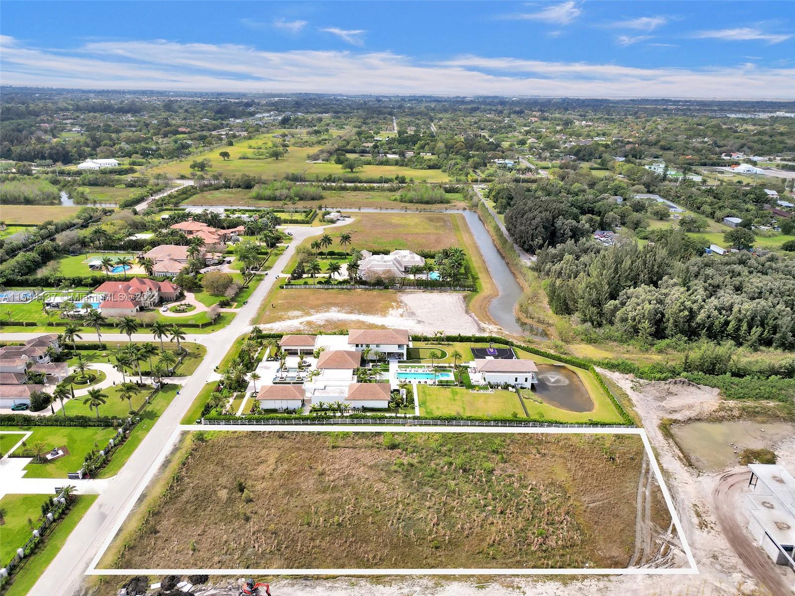 16745 Stratford Court Southwest Ranches, FL 33331 - Photo 13 of 26 a view of a city