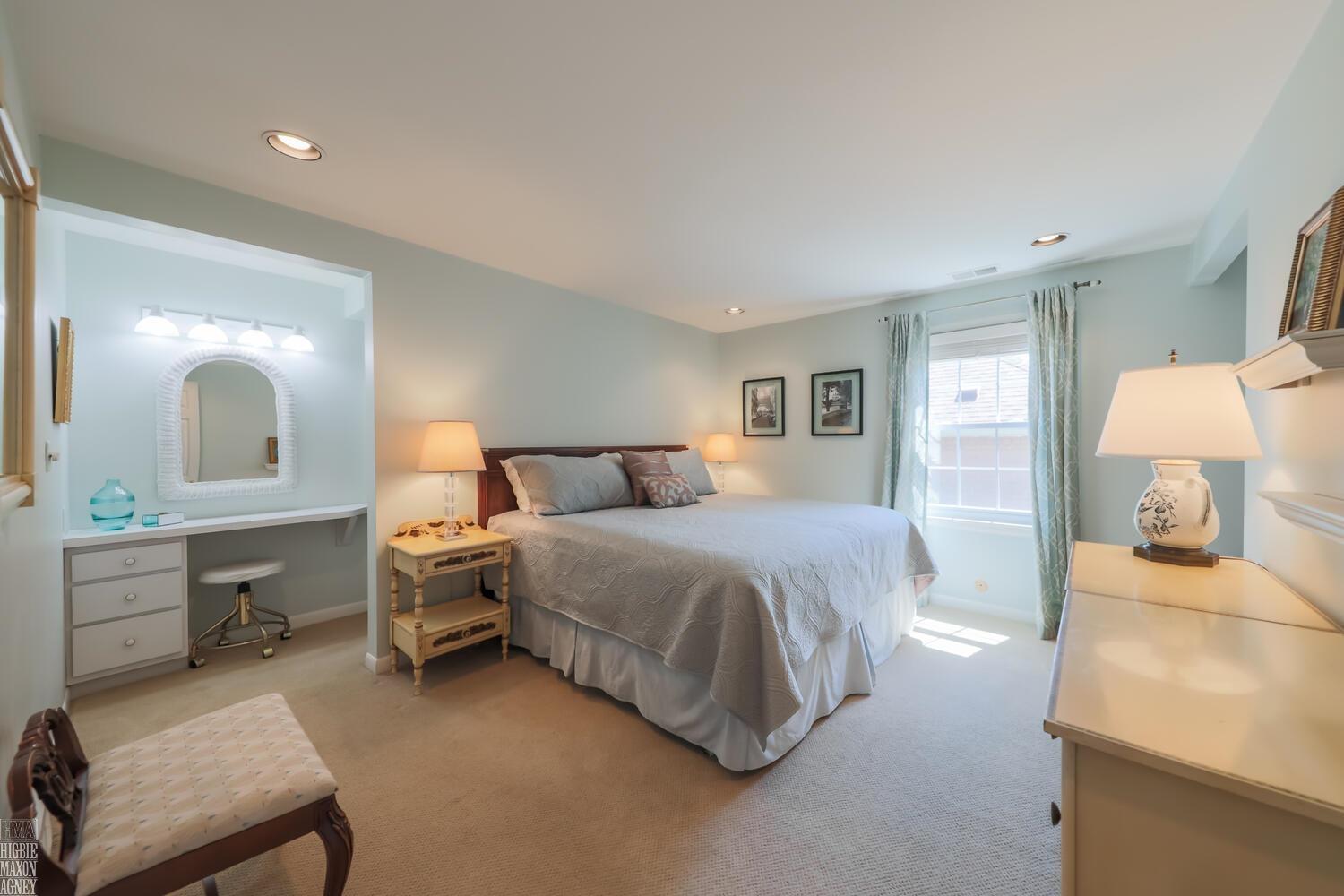 1052 Whittier Road Grosse Pointe, MI 48230 - Photo 21 of 38 Bedroom 2