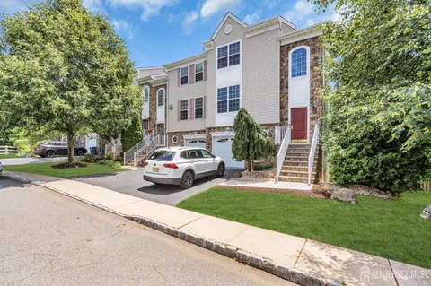 $575,000 | 20 Russell Court, Old Bridge, NJ 07747