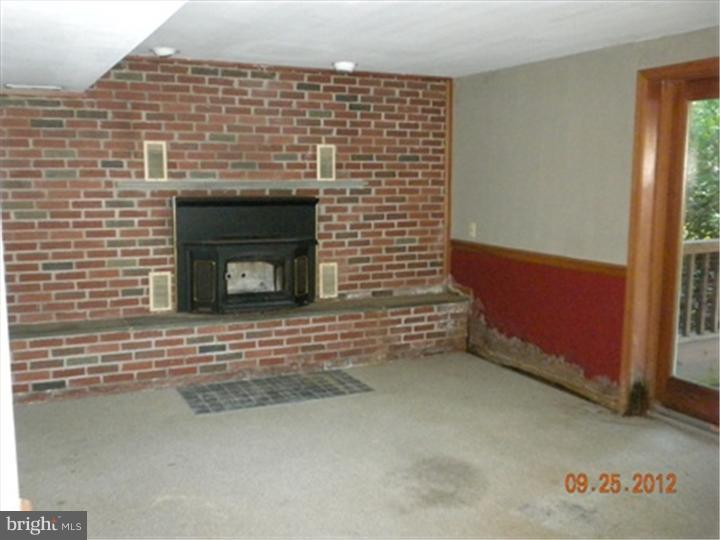 46 Anvil Road Aston, PA 19014 - Photo 14 of 18 Family Room