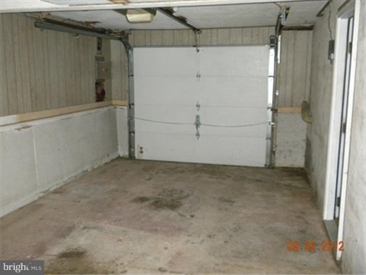 46 Anvil Road Aston, PA 19014 - Photo 17 of 18 Garage