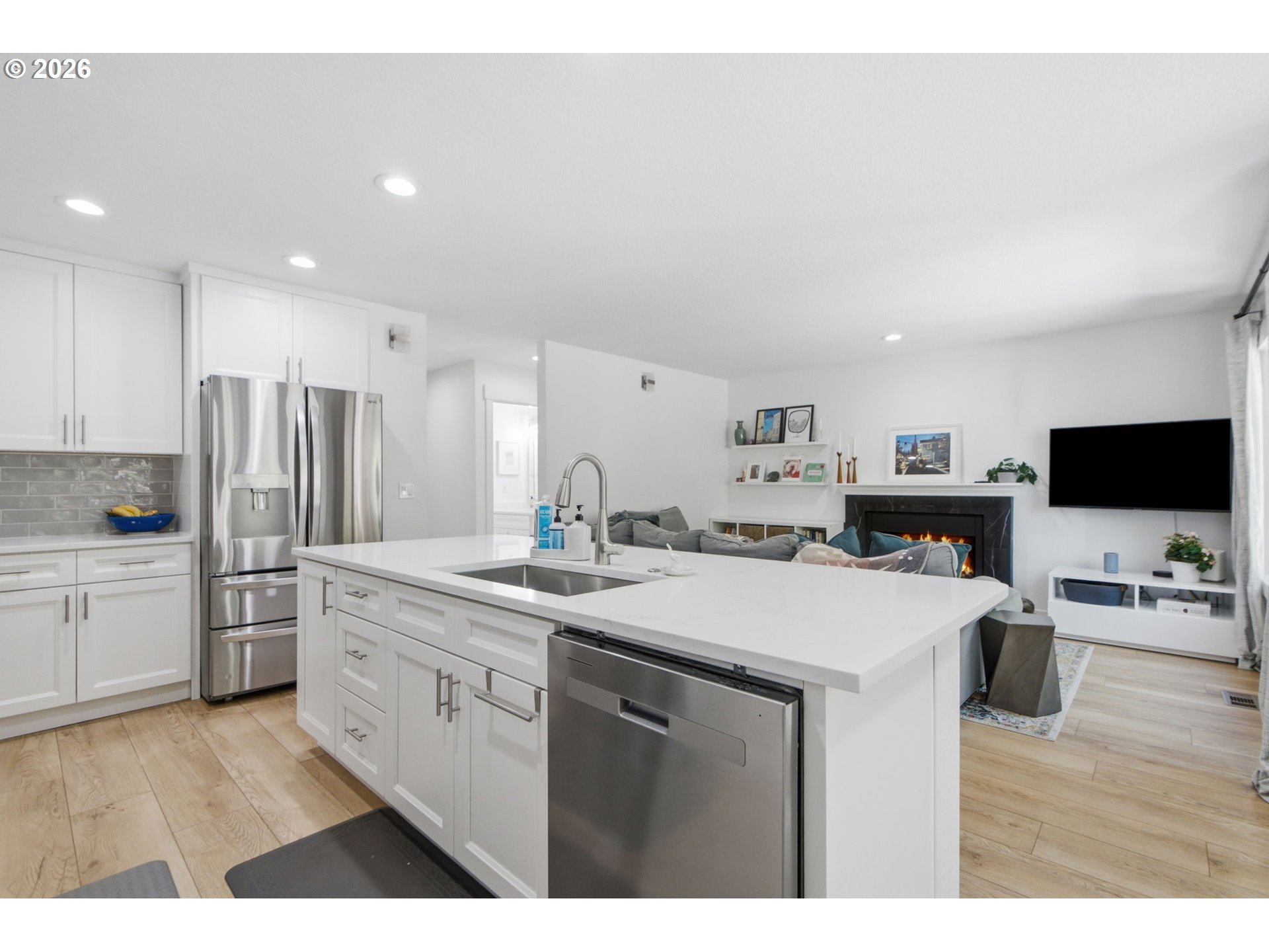 4123 Southwest Comus Street Portland, OR 97219 - Photo 17 of 42 Gallery Image 17