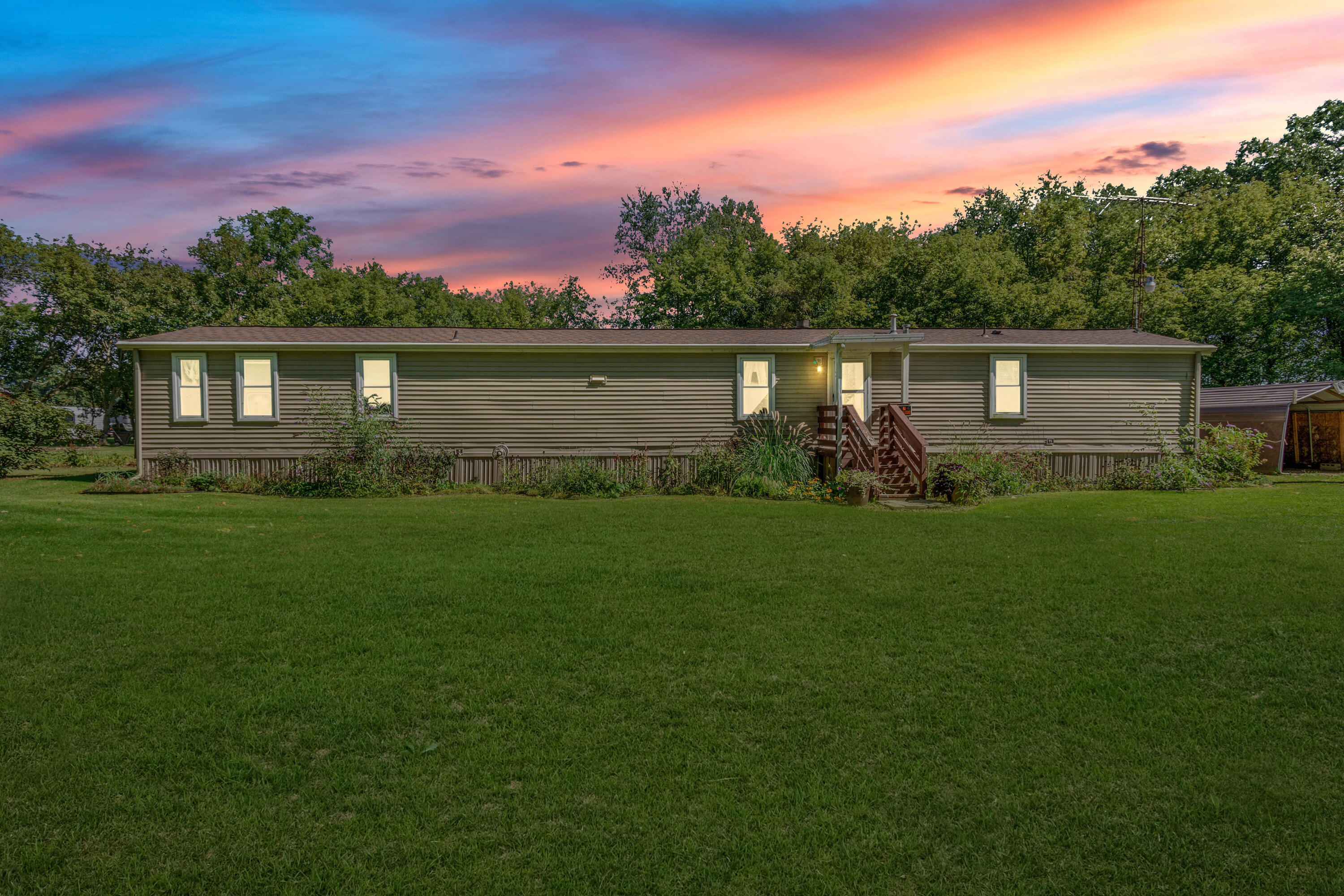 11333 Strait Road Jonesville, MI 49250 - Photo 1 of 38 14