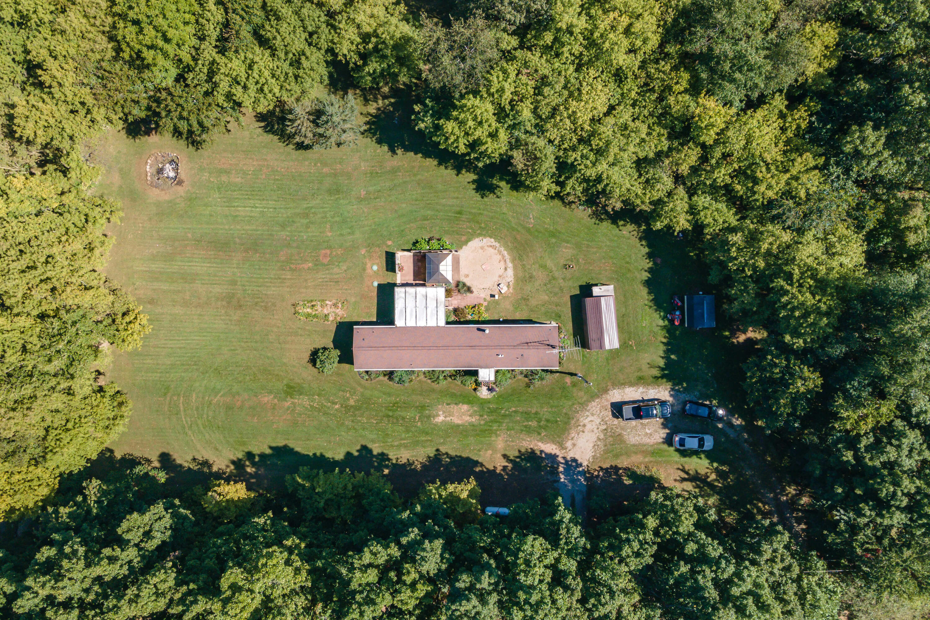 11333 Strait Road Jonesville, MI 49250 - Photo 8 of 38 4