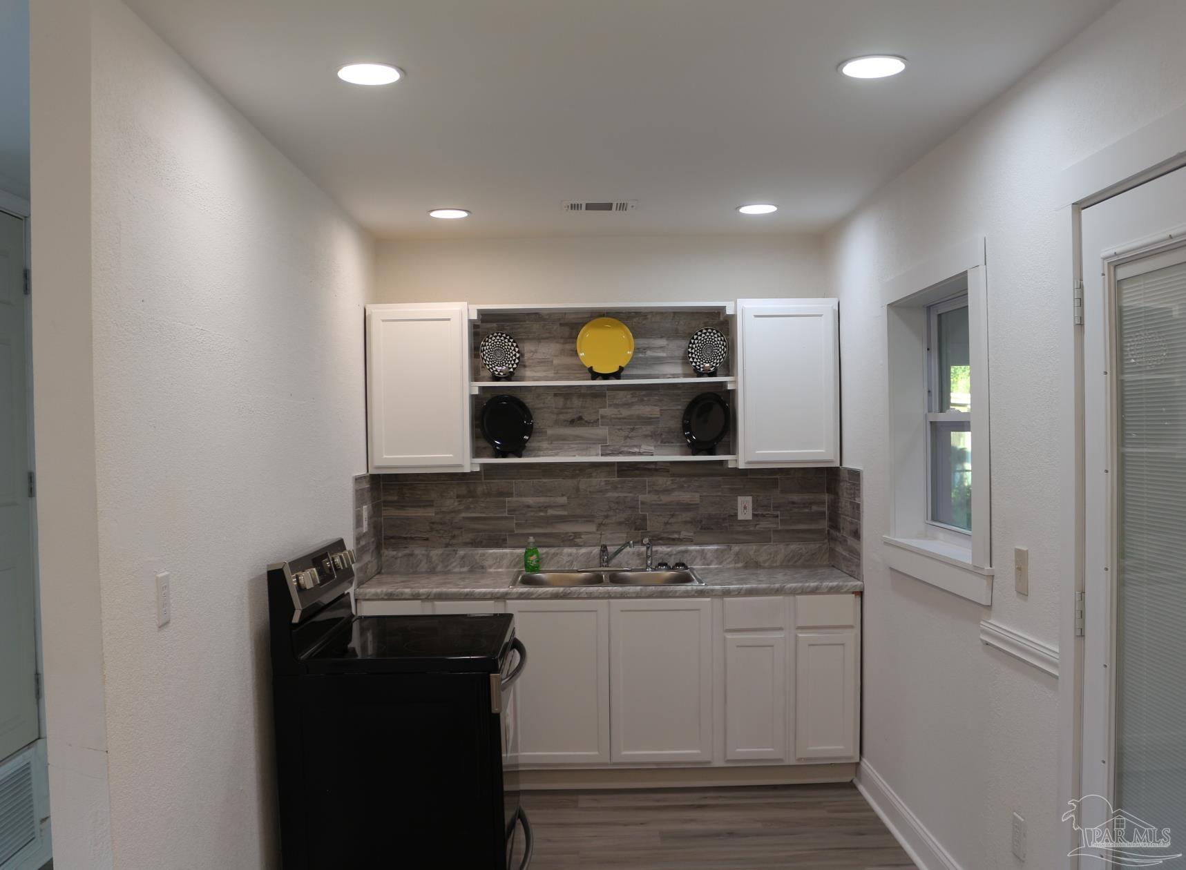 6605 Hampton Road Pensacola, FL 32505 - Photo 7 of 20