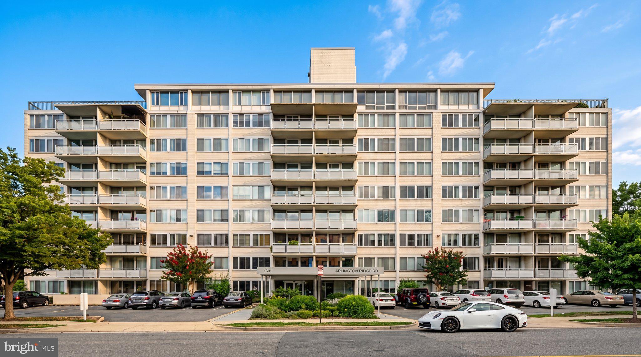 1301 South Arlington Ridge Road, Unit 711 Arlington, VA 22202 - Photo 11 of 13 Gallery Image 11
