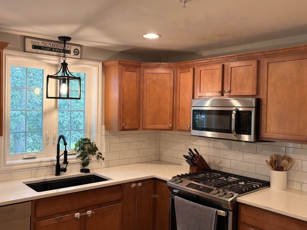 7 Partridge Lane, Unit A Salisbury, MA 01952 - Photo 4 of 17