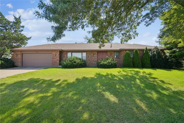 $310,000 | 3611 1st Avenue Southwest, Cedar Rapids, IA 52405