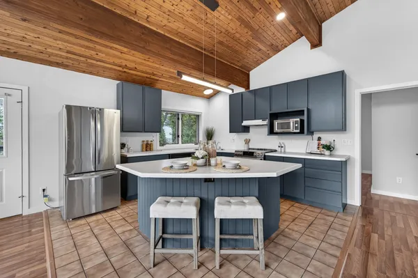 $600,000 | 700 Reid Drive, Mount Horeb, WI 53572