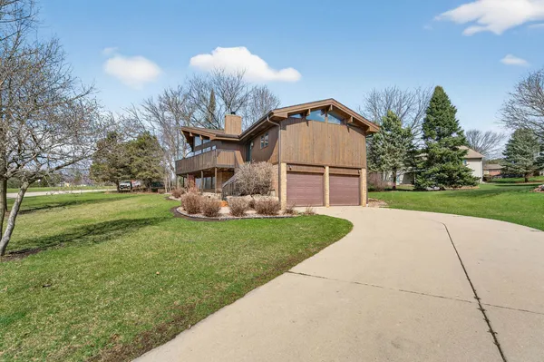 $600,000 | 700 Reid Drive, Mount Horeb, WI 53572