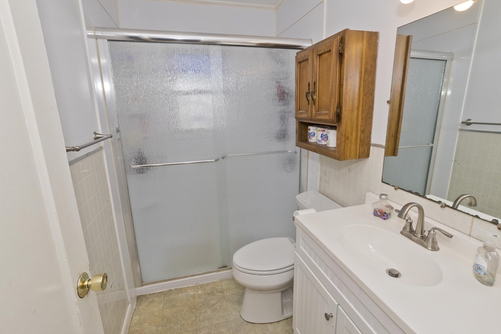 39 Seymour Avenue Springfield, MA 01109 - Photo 13 of 27 Gallery Image 13