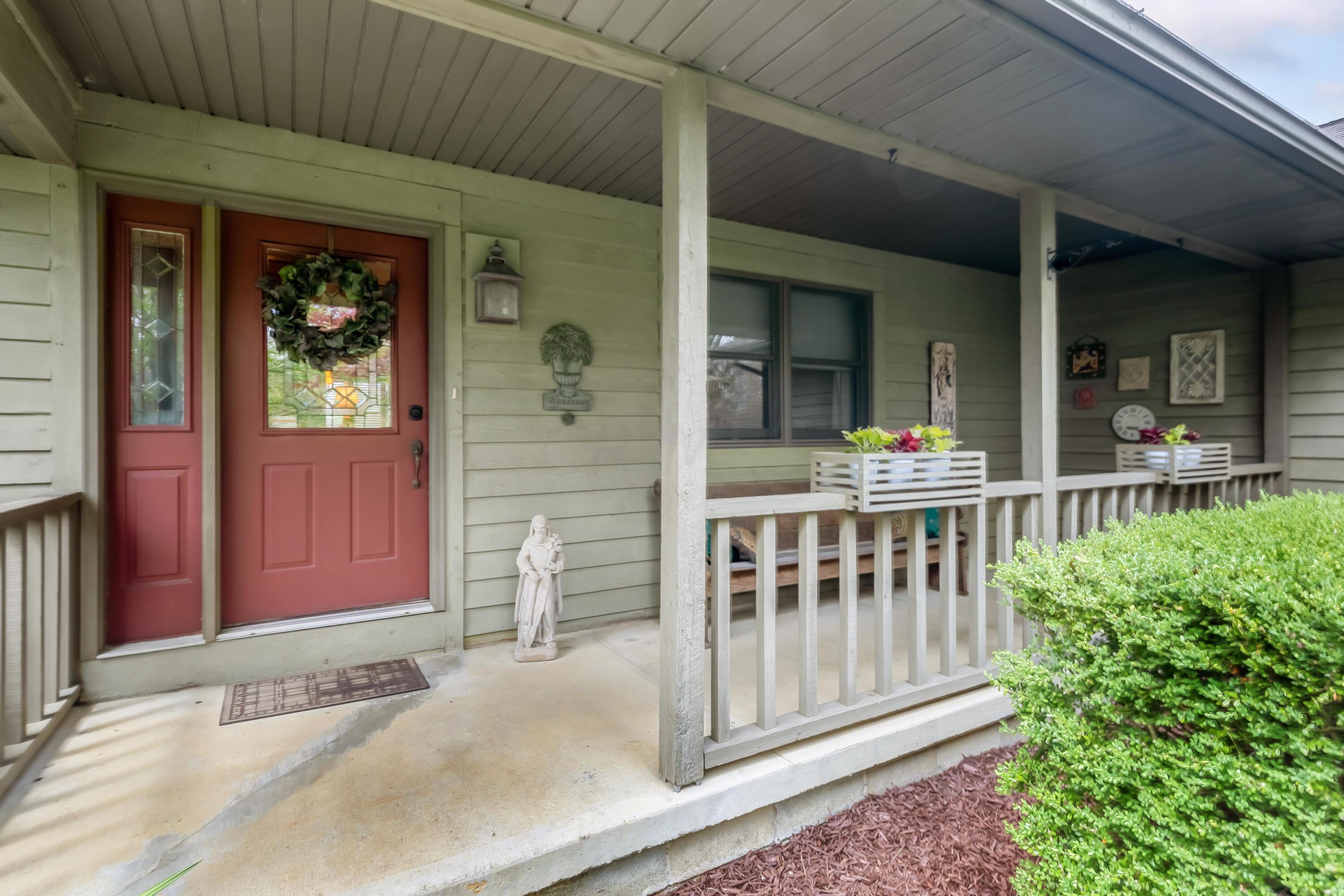 955 North Old State Road Delaware, OH 43015 - Photo 5 of 73 Front Porch