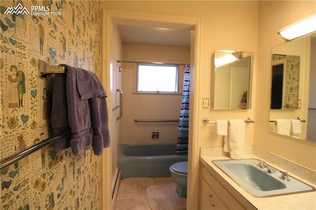 1305 West Cheyenne Road Colorado Springs, CO 80906 - Photo 23 of 29 Bath area of main hall bath!