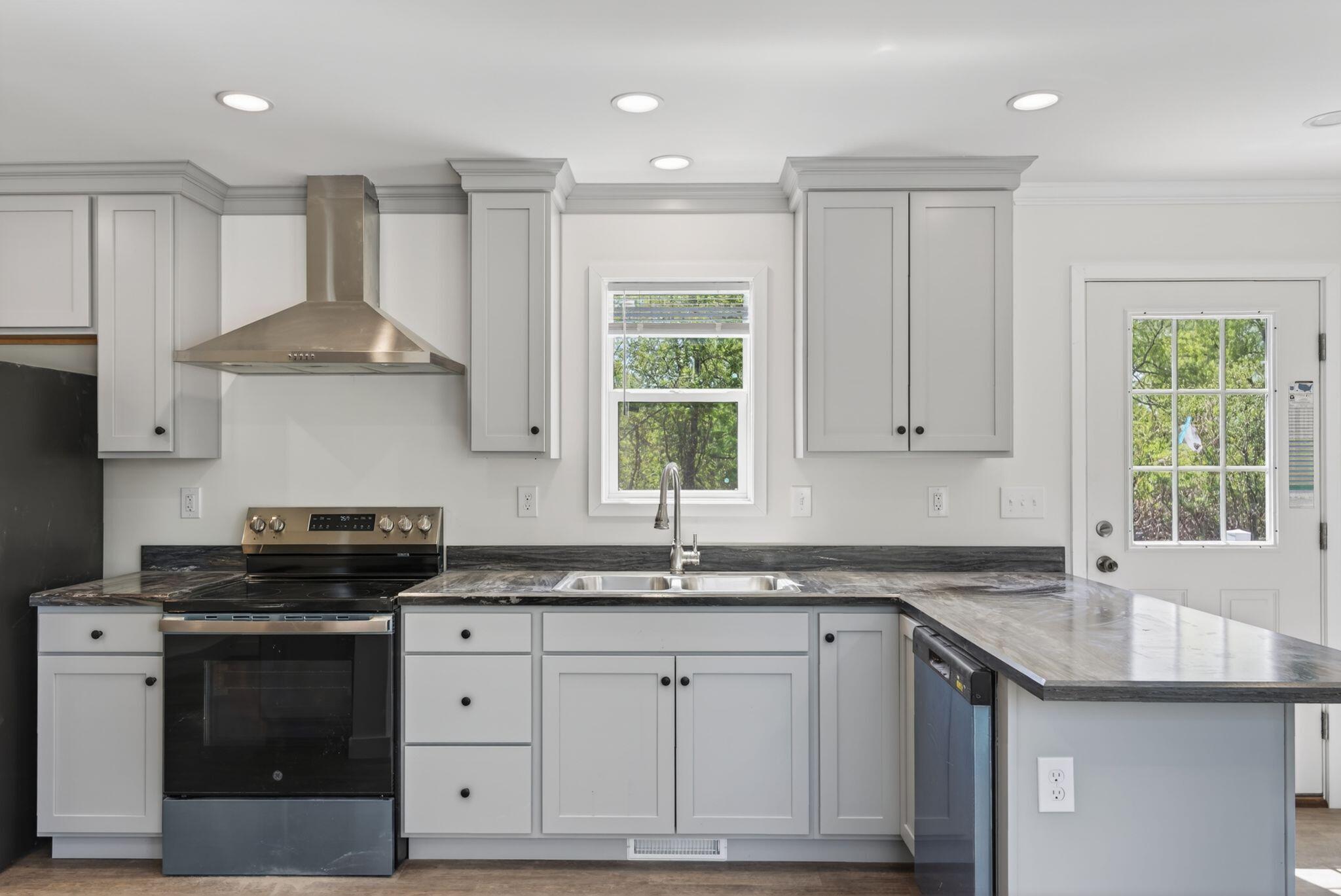 295 Old County Road Rockland, ME 04841 - Photo 31 of 50 Kitchen
