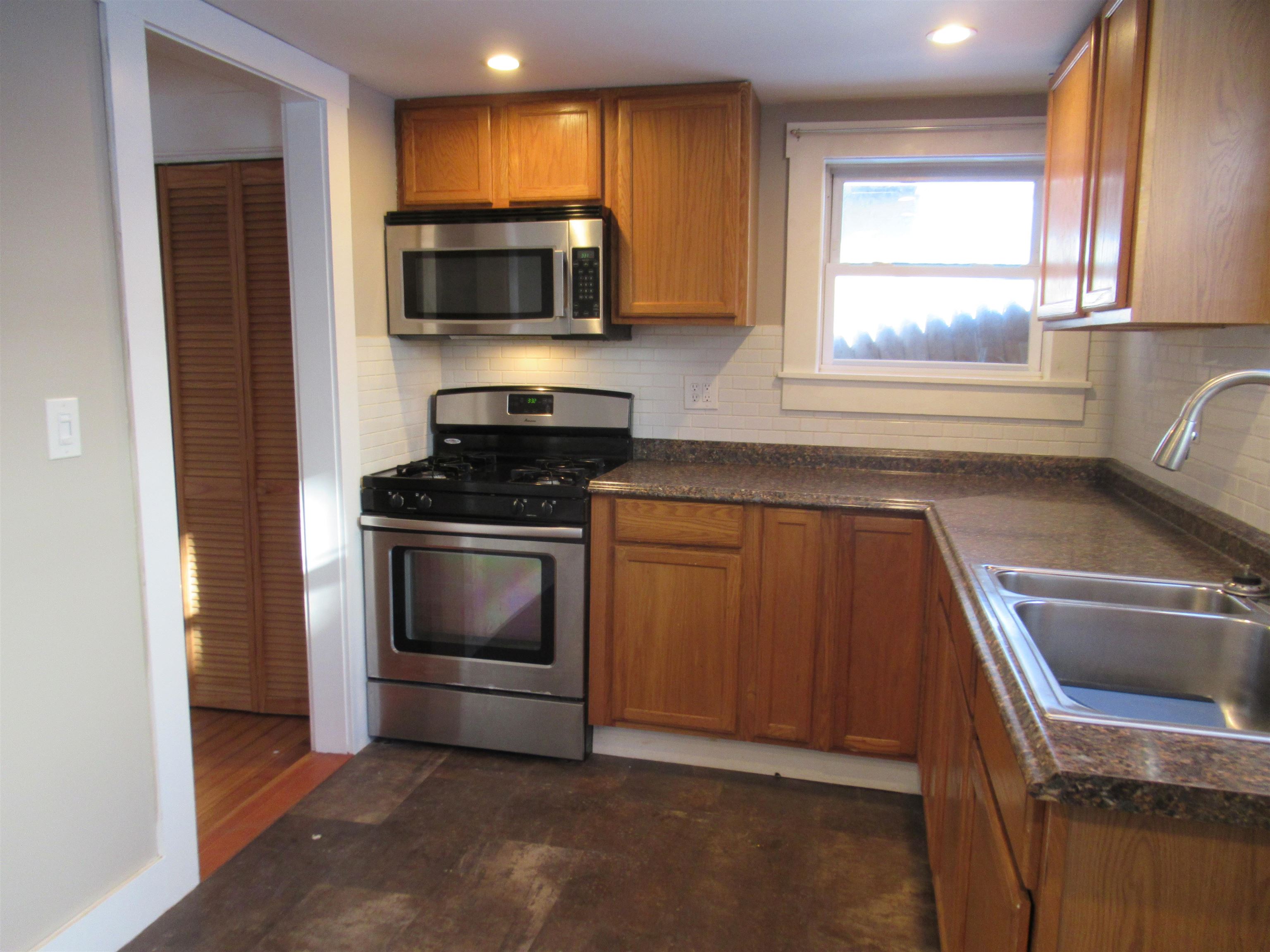 39 Grant Avenue Rutland, VT 05701 - Photo 2 of 17