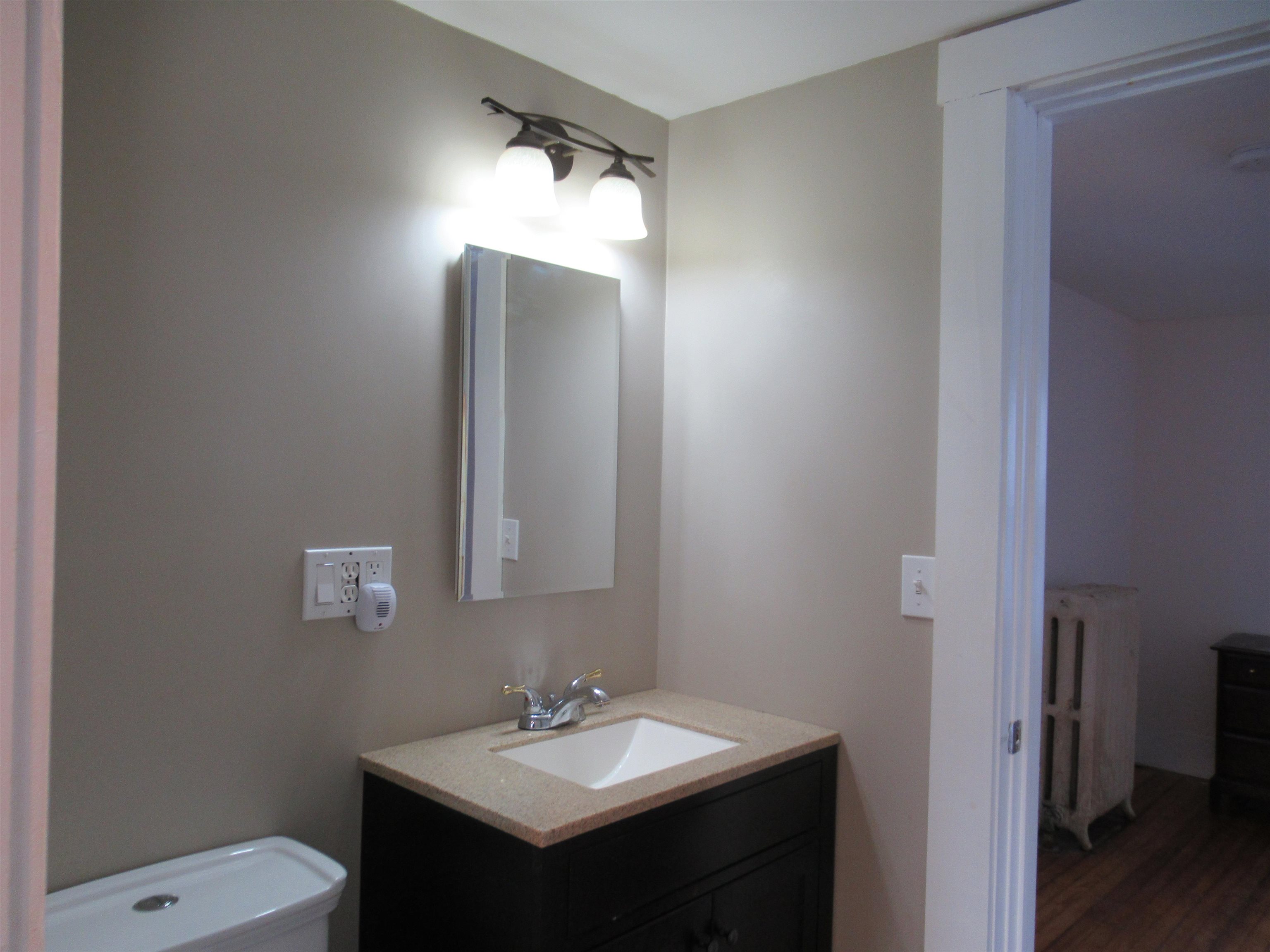 39 Grant Avenue Rutland, VT 05701 - Photo 9 of 17