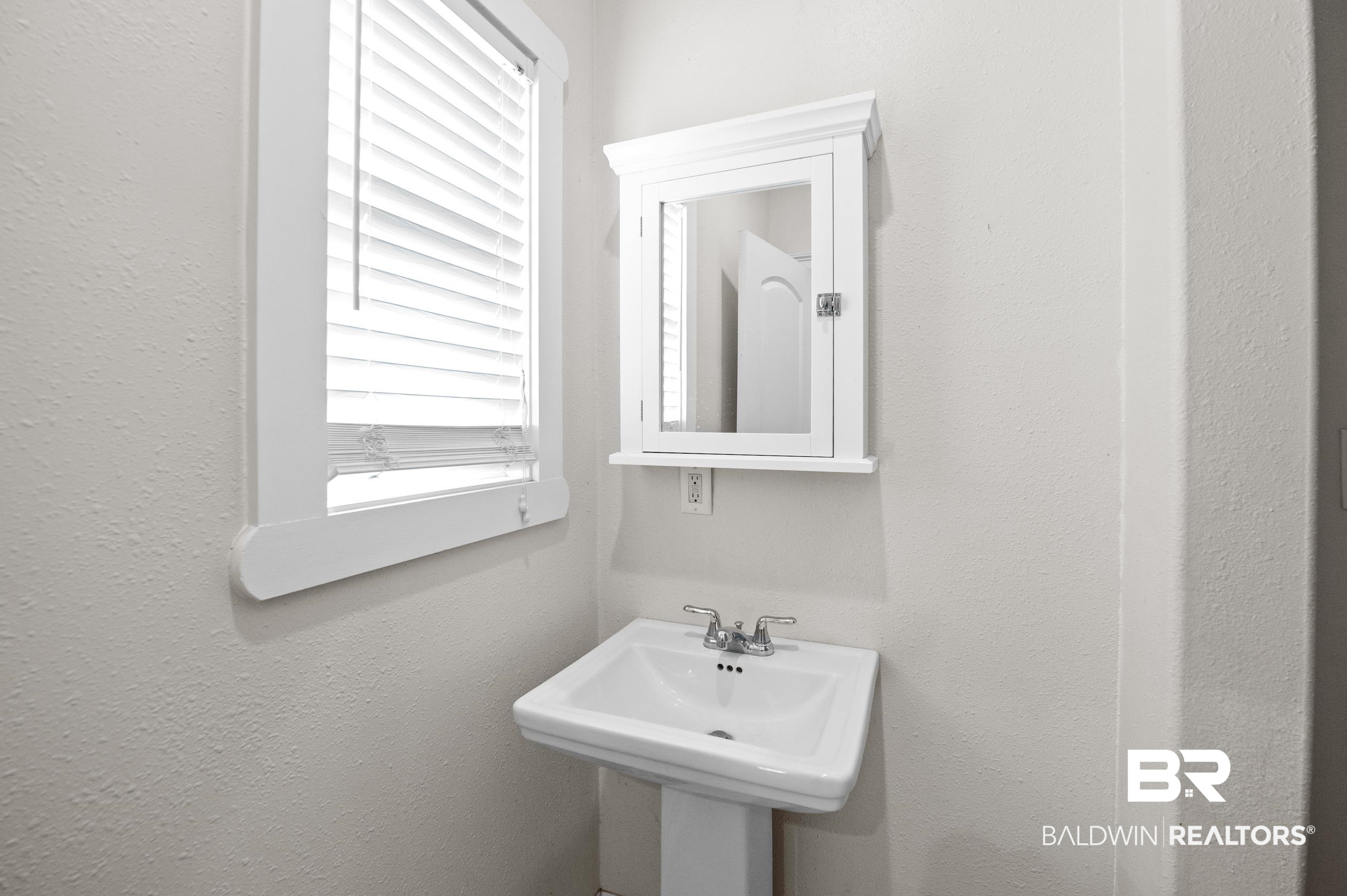 13358 County Road 91 Elberta, AL 36530 - Photo 29 of 47 Bathroom with sink
