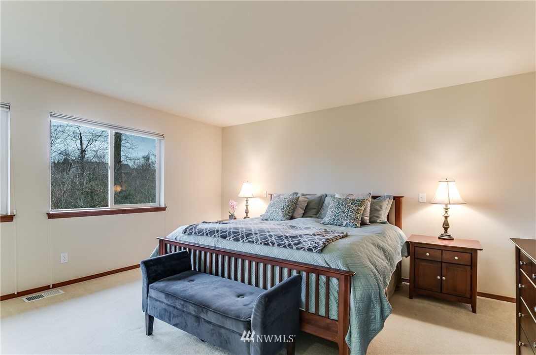 215 Orcas Place Southeast Renton, WA 98059 - Photo 13 of 25 Gallery Image 13