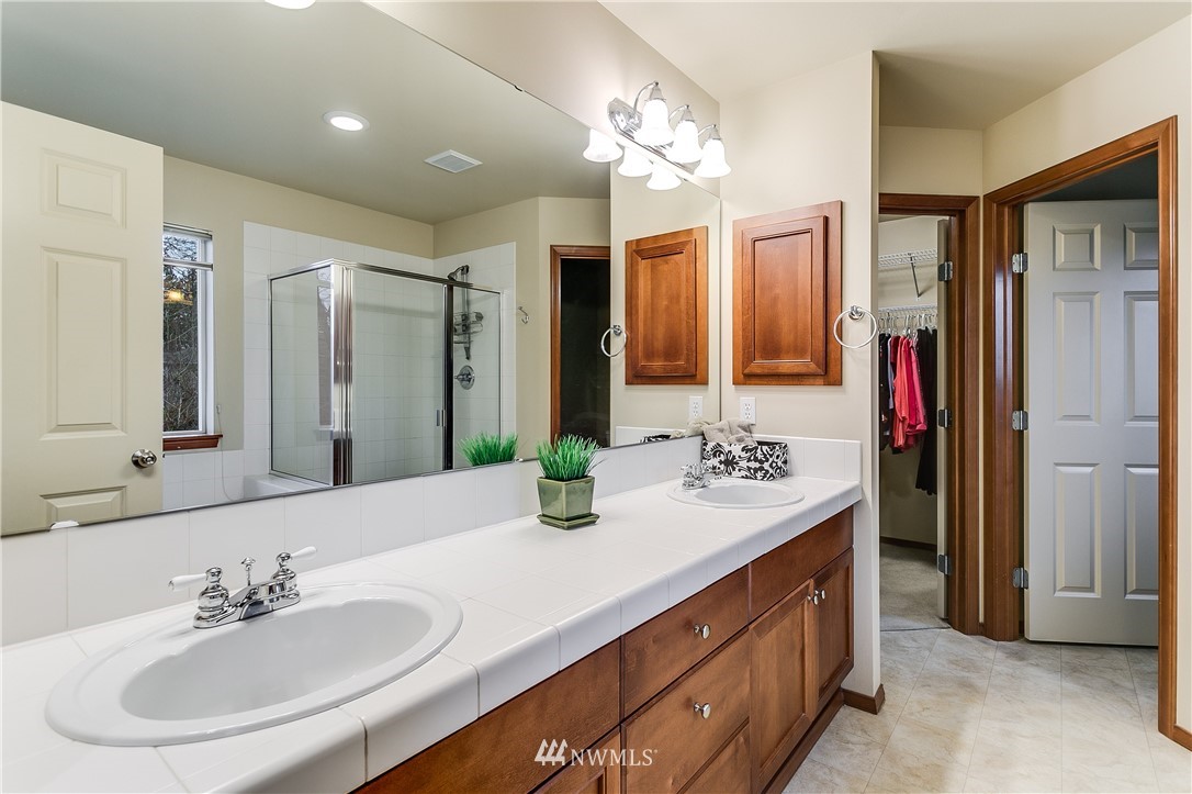 215 Orcas Place Southeast Renton, WA 98059 - Photo 15 of 25 Gallery Image 15