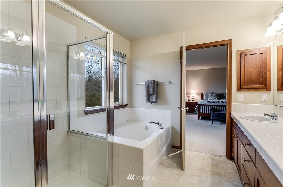 215 Orcas Place Southeast Renton, WA 98059 - Photo 16 of 25 Gallery Image 16