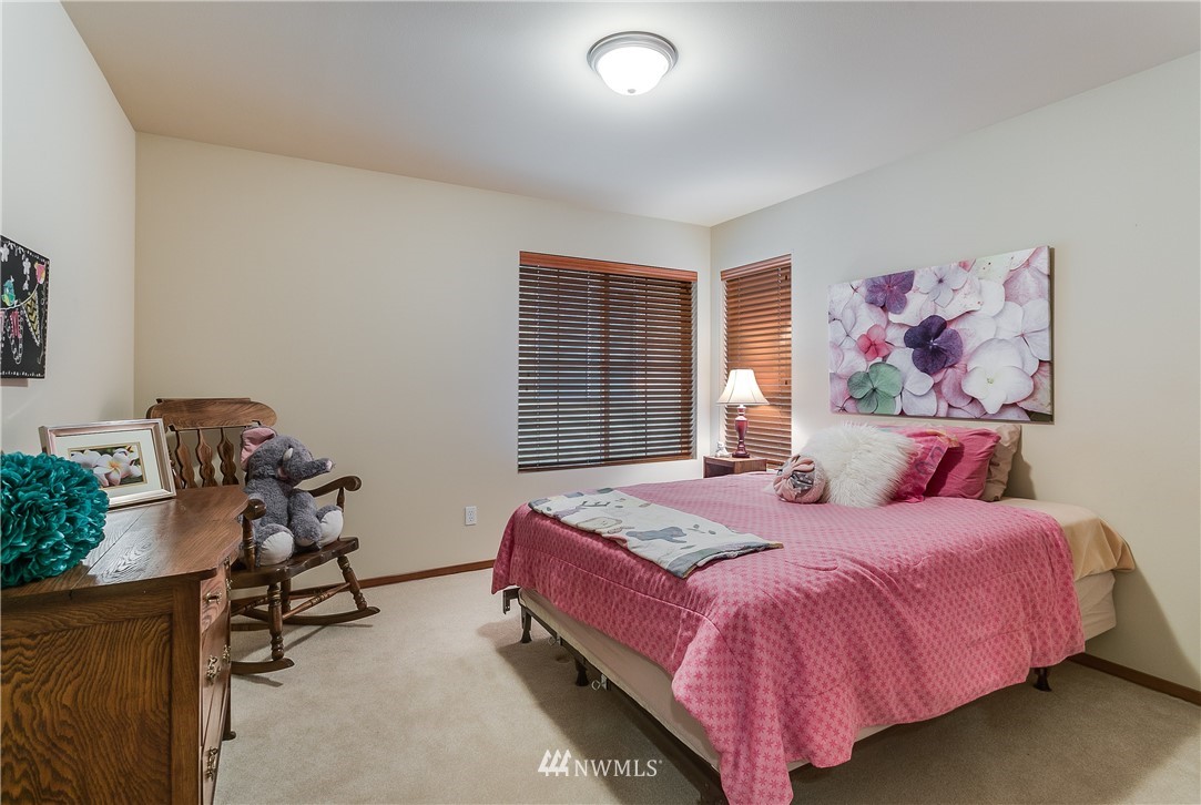 215 Orcas Place Southeast Renton, WA 98059 - Photo 18 of 25 Gallery Image 18