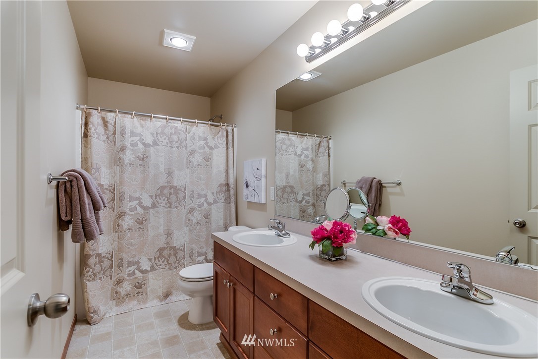 215 Orcas Place Southeast Renton, WA 98059 - Photo 19 of 25 Gallery Image 19
