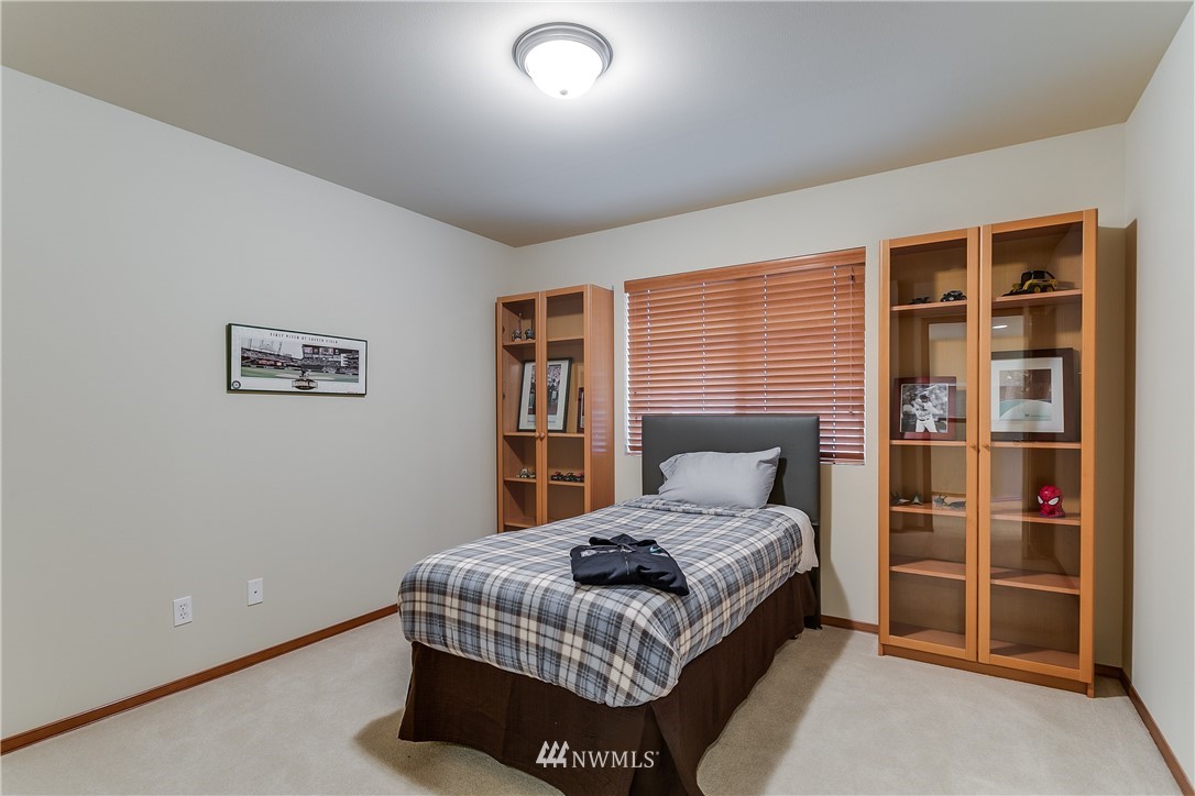 215 Orcas Place Southeast Renton, WA 98059 - Photo 20 of 25 Gallery Image 20