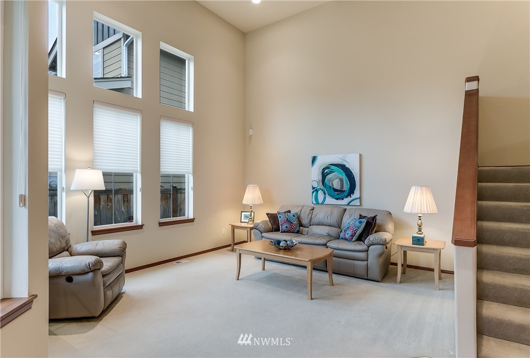 215 Orcas Place Southeast Renton, WA 98059 - Photo 3 of 25 Gallery Image 3